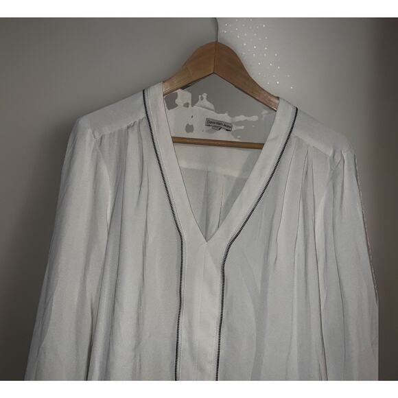 Calvin Klein Women’s V-Neck Zipper Piped Accent Blouse White City Chic Workwear - Picture 2 of 7